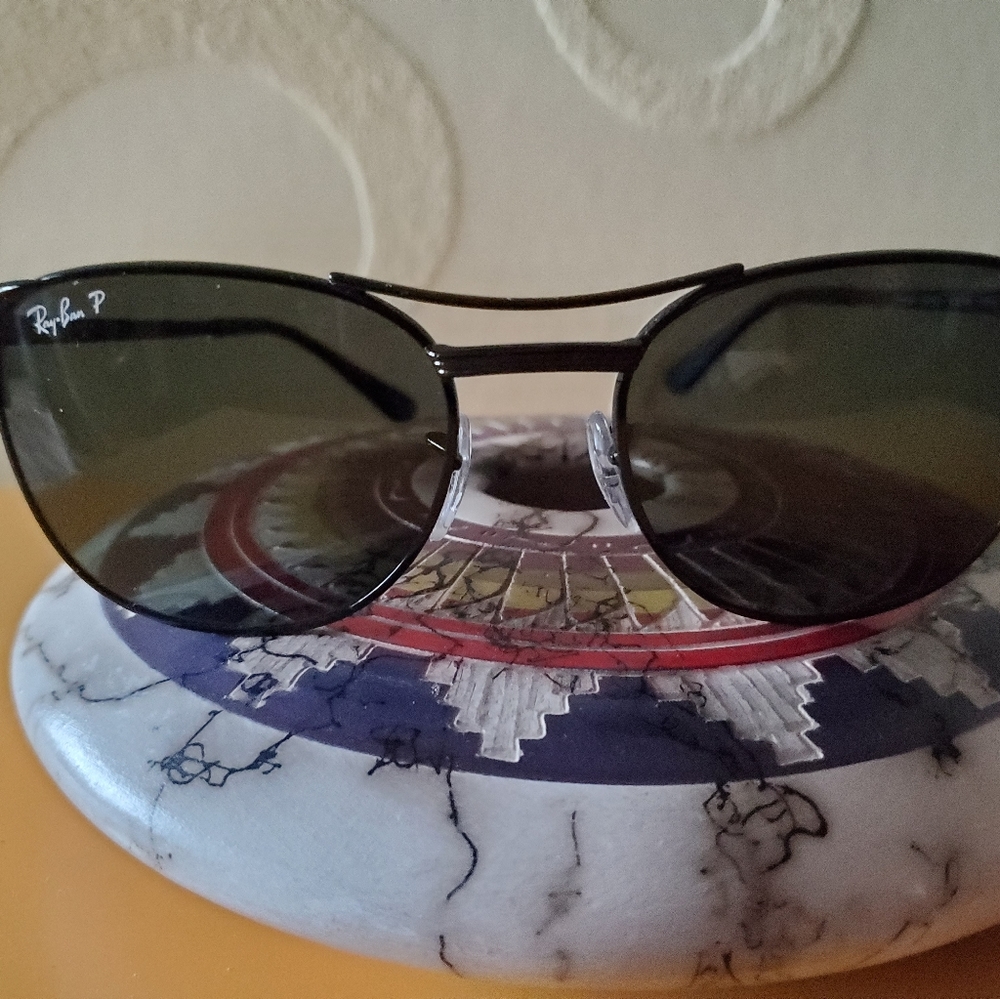 Womens Ray Ban Aviator sunglasses